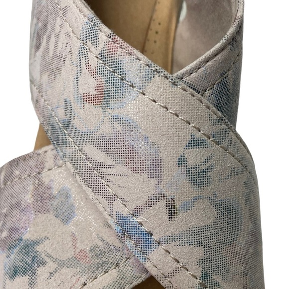 Clarks Collection Women’s Metallic Floral Platform Heeled Sandals - Picture 6 of 10